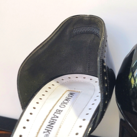 Manolo Blahnik Charlado 39.5 Black Patent Peep Toe D'orsay Spectator Heels Pumps - Picture 10 of 16